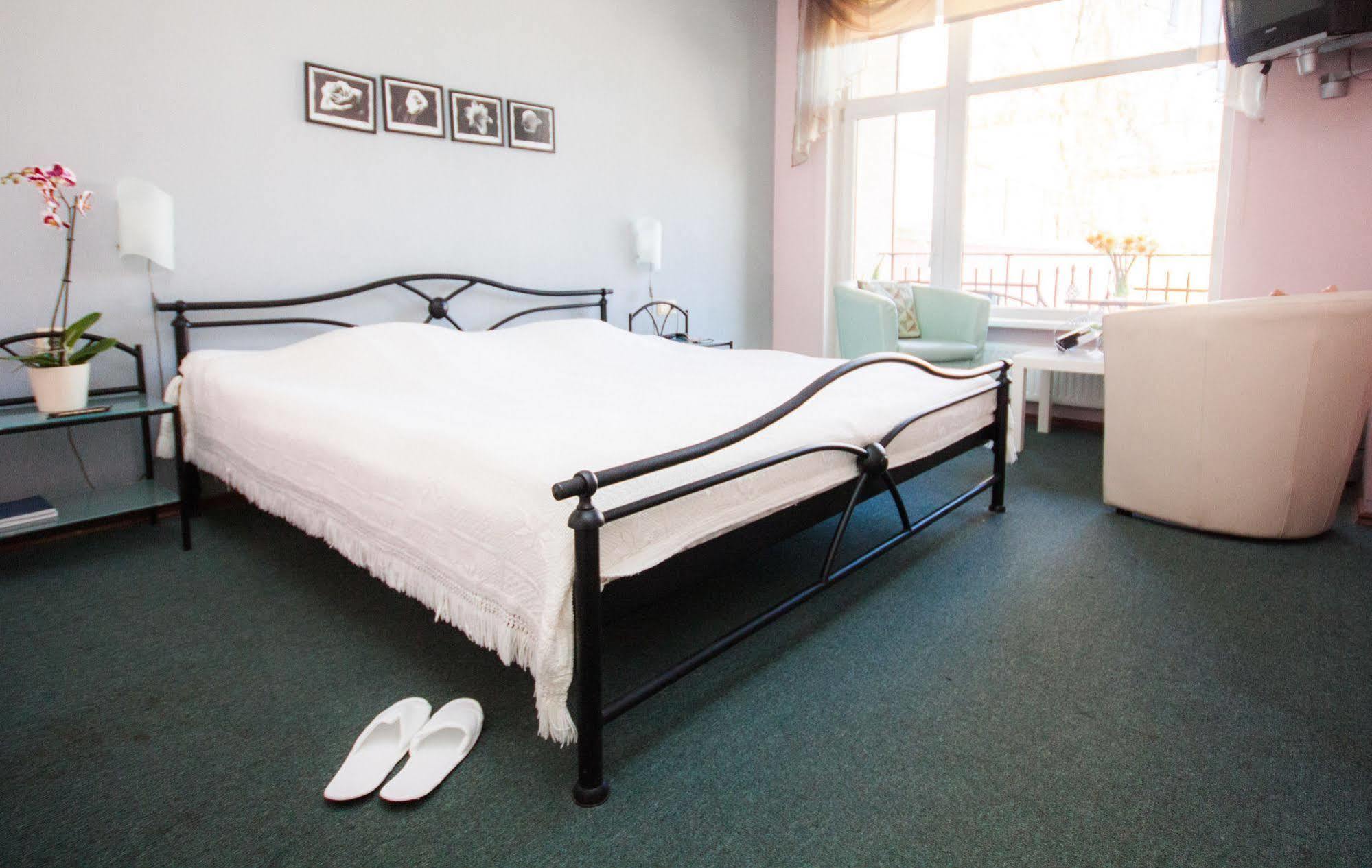 Hotel Kert Free Parking Riga Exterior foto
